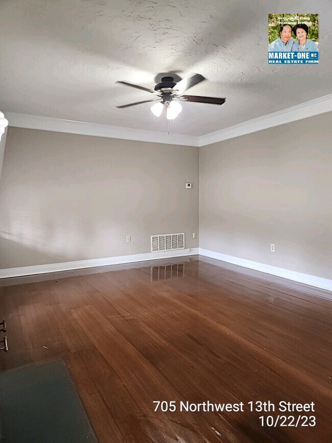 Building Photo - 705 NW 13th St