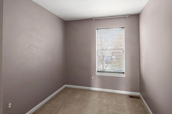 Building Photo - 1 Lanhill Ct