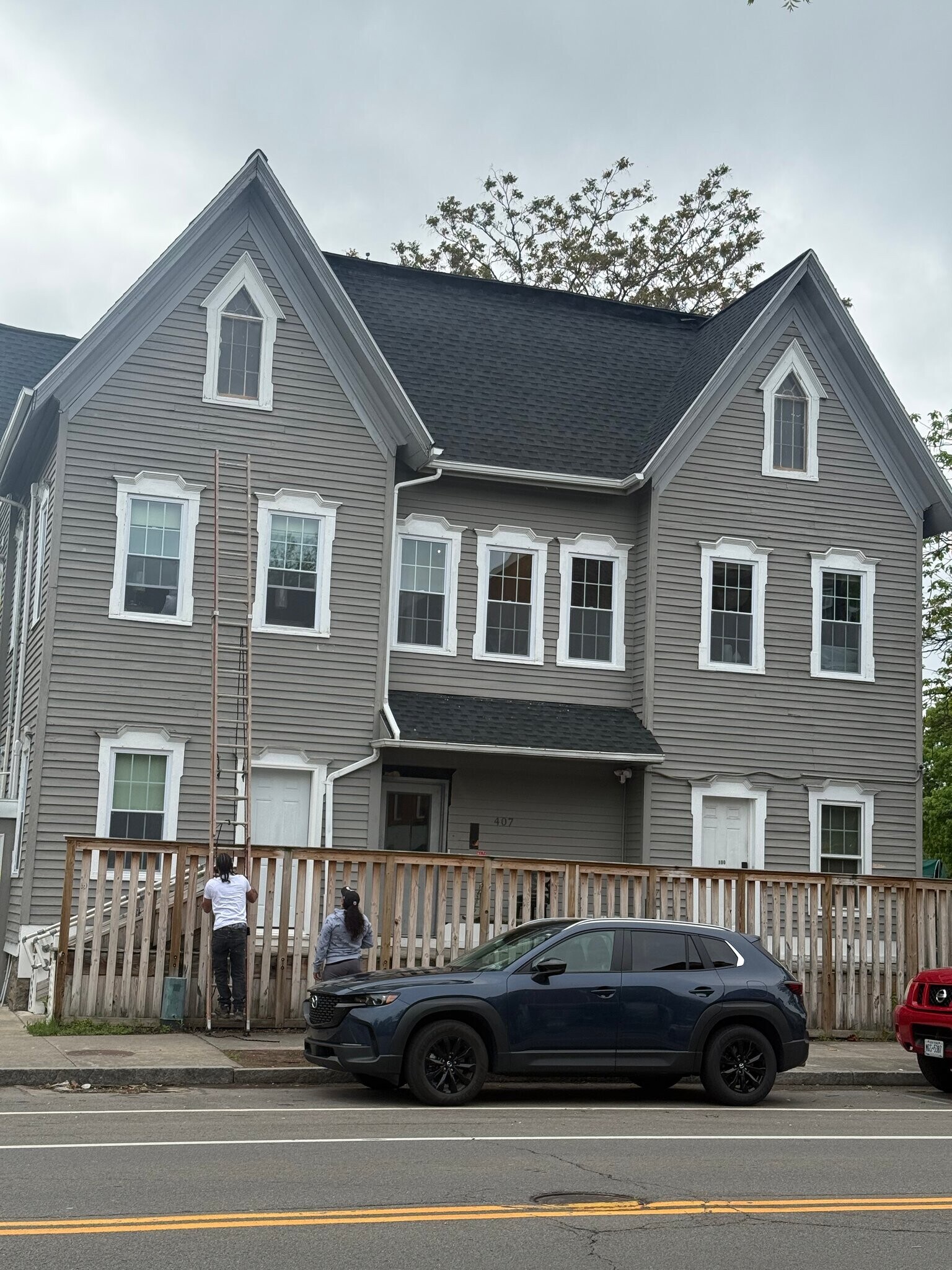 Building Photo - 407 South Ave