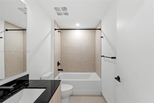 Building Photo - 225 N Miami Ave