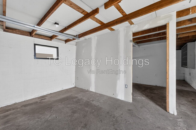 Building Photo - 87 Crisfield St