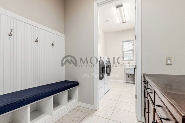 Building Photo - 800 E Tonto Pl