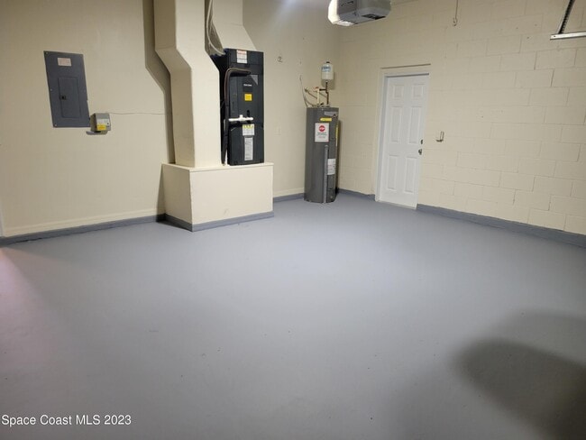 Building Photo - 950 Nixon Cir NE