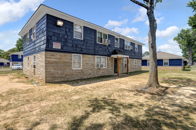 Building Photo - 1488 Wanda St