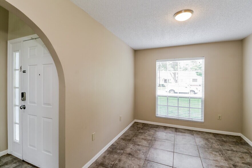 Building Photo - 8537 Berkley Dr