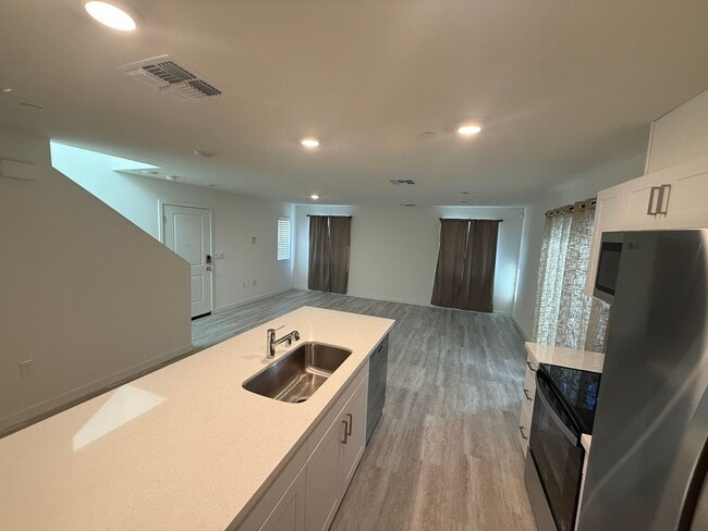 Building Photo - New Home in Gates Community