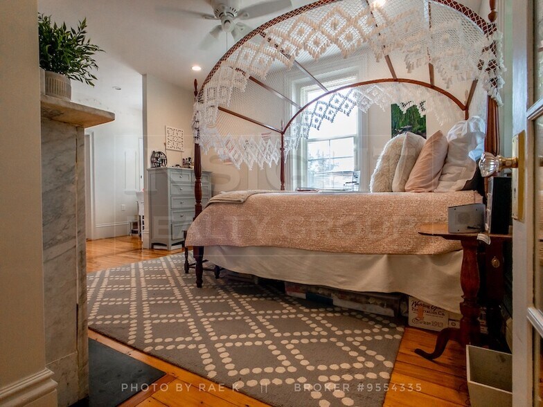 Building Photo - 61 Pond St