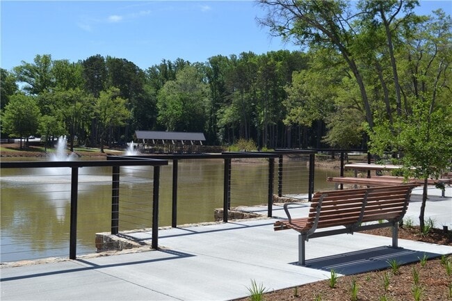 Building Photo - 205 E Broad St