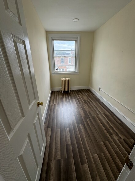 Building Photo - 7101 Radbourne Rd