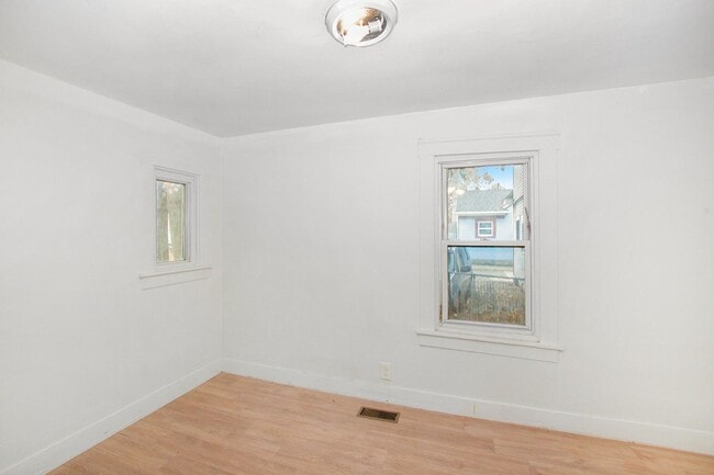 Building Photo - 809 Westmoreland Ave