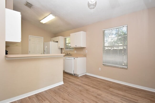 Building Photo - 8318 SW 64th Place (Hickory Forest)