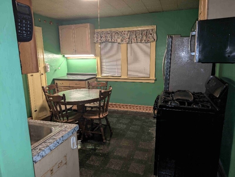 Building Photo - 2024 S 69th St