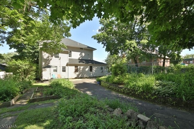 Building Photo - 22 Rockland Terrace