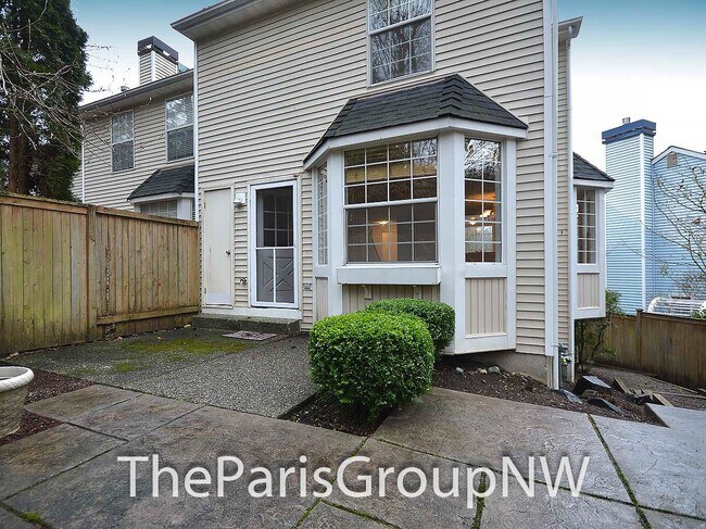Building Photo - Beautiful 1622sf Kirkland Townhome