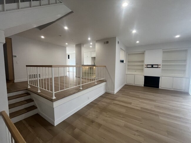 Building Photo - 22 Gretel Ct
