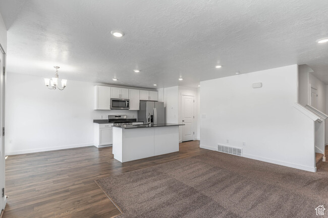 Building Photo - 1848 S 410 W