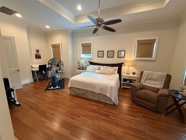 Building Photo - 11 Edge Hill Dr