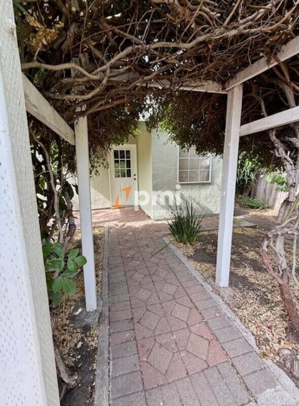 Building Photo - 732 Antiquity Dr