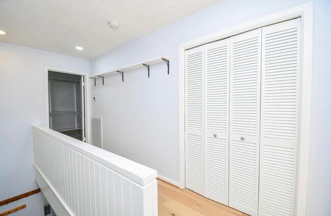 Building Photo - 615 Kipling St