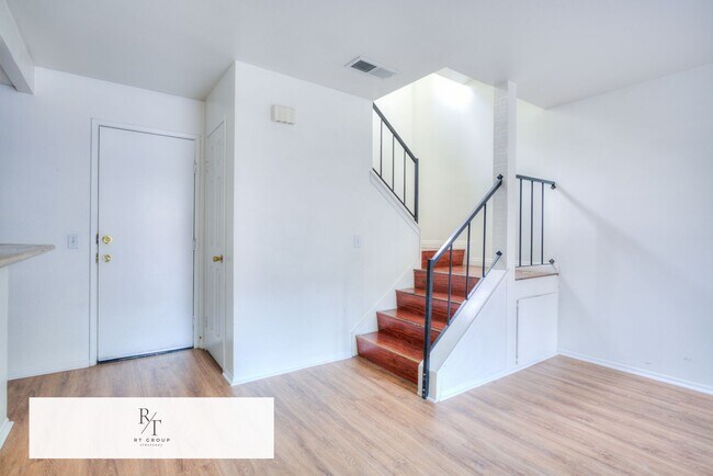 Building Photo - Cozy and Convenient 2-Bedroom, 1-Bath Home in Riverside