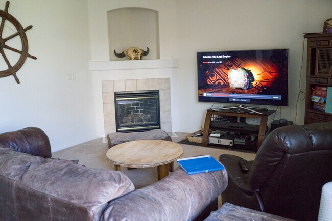 Building Photo - Evolve Real Estate: Fantastic Home with La...