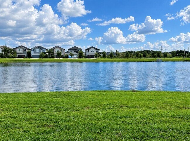 Building Photo - 8212 Crescent Oaks Dr