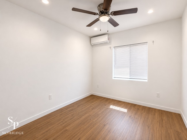 Building Photo - Charming 1-Bedroom ADU with Hardwood Floors – Downey Living at Its Best!