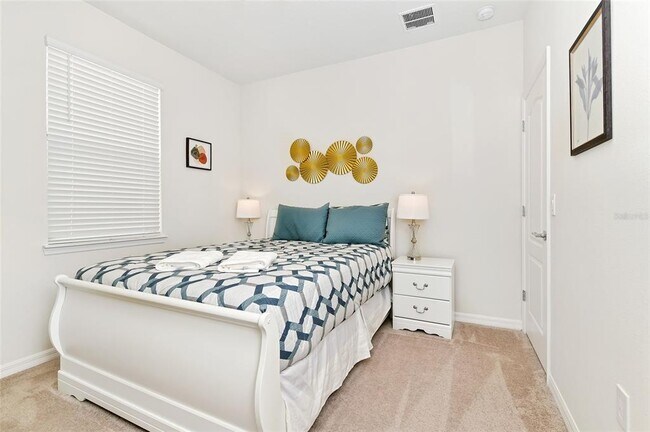 Building Photo - 7212 Oakmoss Loop