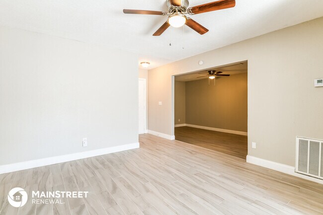 Building Photo - 13901 Bridgeport Dr