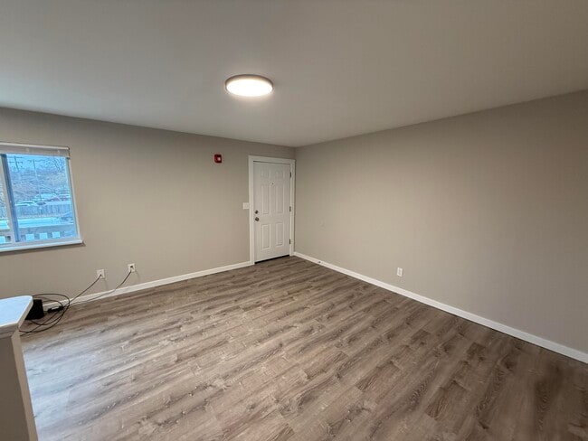 Building Photo - 105 N Garth Ave