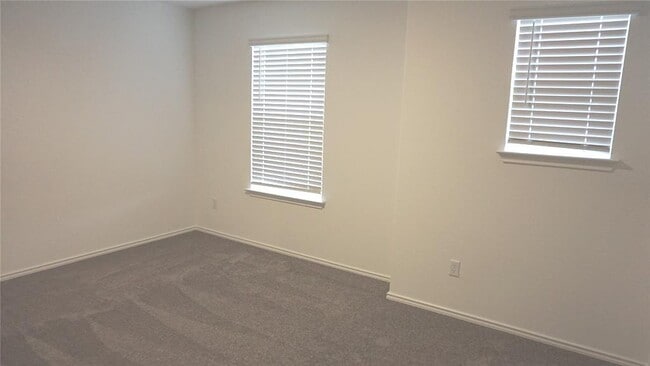 Building Photo - 313 Redonda Dr