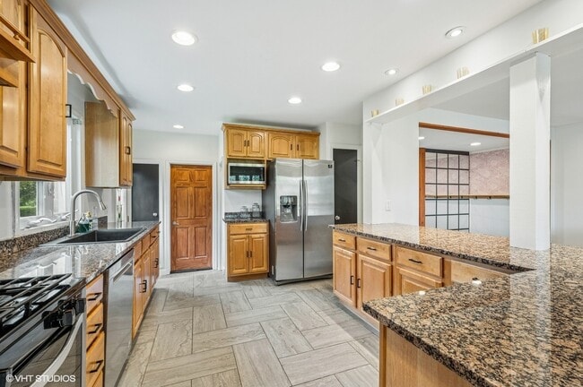 Building Photo - 1347 London Ln