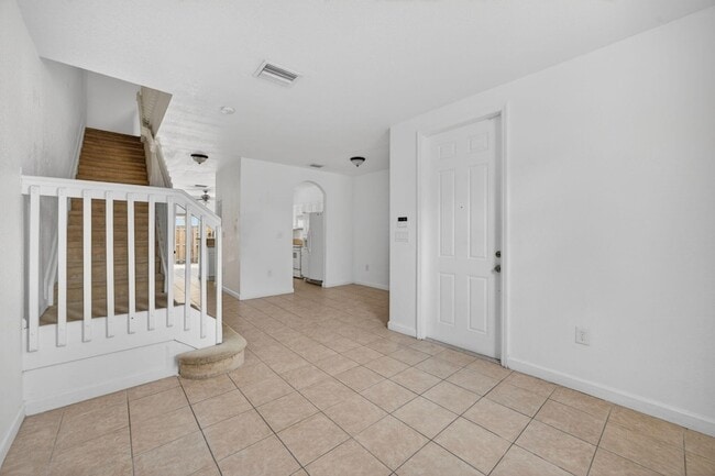 Building Photo - 1575 NE 33rd Ave