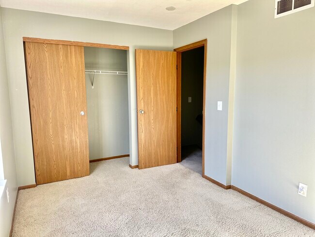 Building Photo - 5727 Kilbury Ln