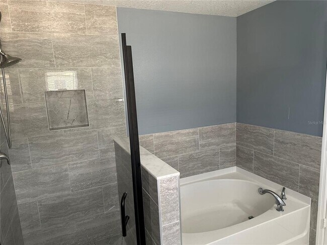 Building Photo - 545 1st Cape Coral Dr