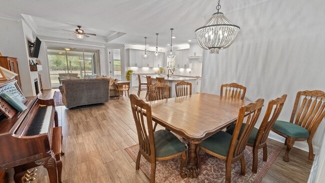 Building Photo - Spacious 6-Bedroom Waterfront Home in Richmond Hill, GA