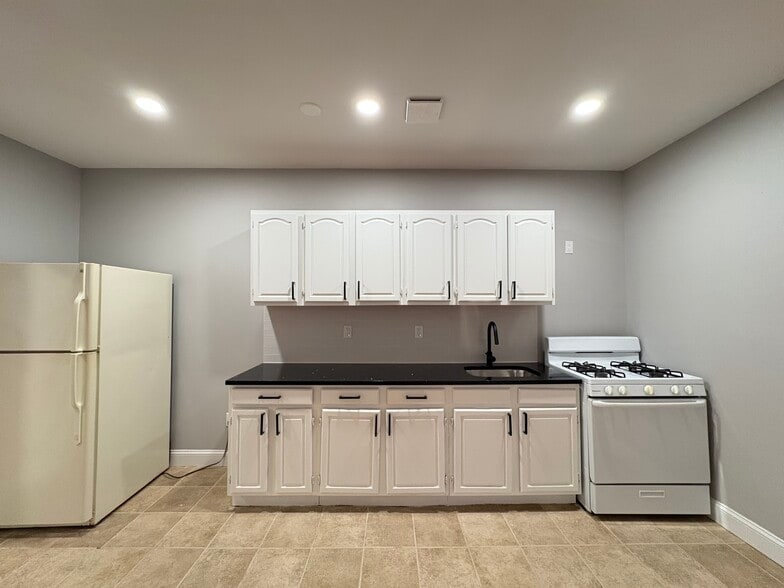 205 Union St 14 - 204 Union St