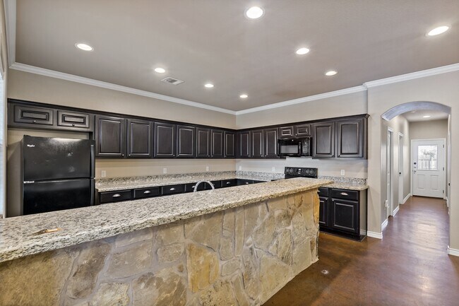 Building Photo - 3213 Papa Bear Dr