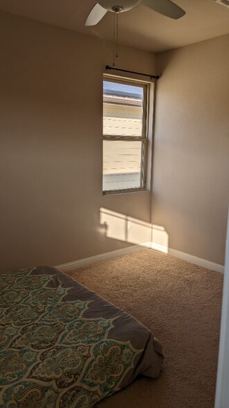 Building Photo - 1605 Arcilla St