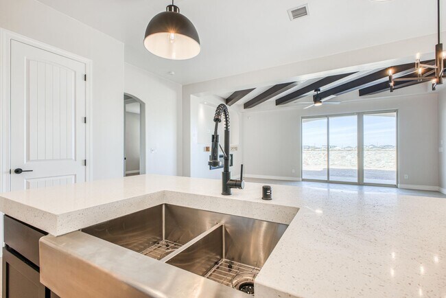 Building Photo - Beautiful East side House 4 bed-2.5 baths, part of The Club that includes Swimming Pool, Gym, Ten...