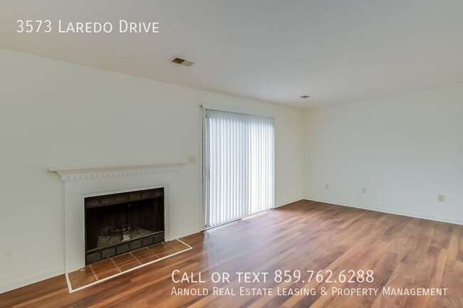 Building Photo - New 2 Bedroom 1.5 Bath Listing!