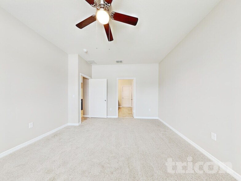 Building Photo - 112 Waterside Cir