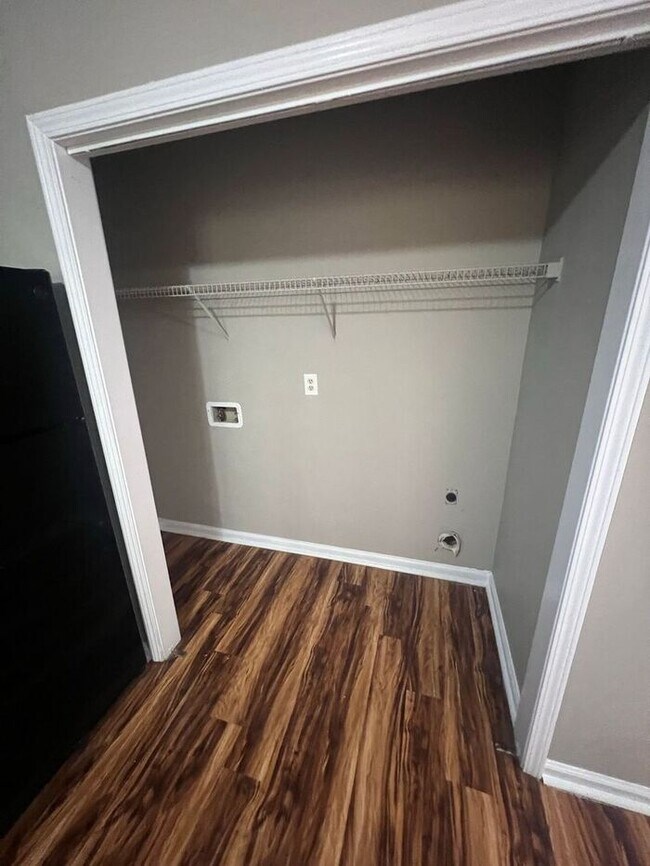 Building Photo - Now Ready! 2 bedroom 2 bath in Snellville