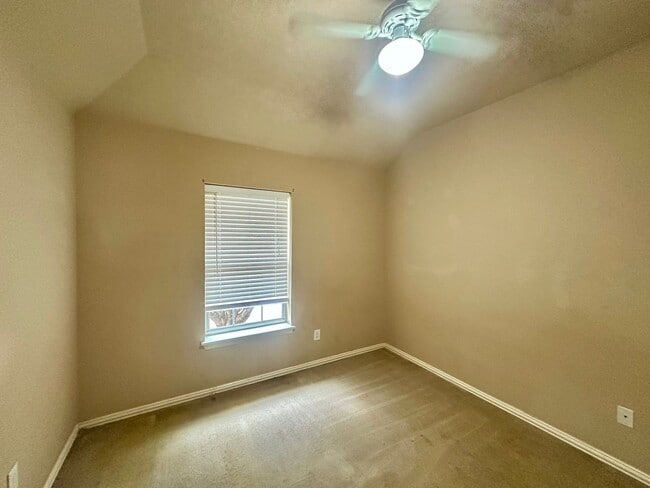 Building Photo - 4 BED 2.5 BATH IN PFLUGERVILLE TX!!! New Management