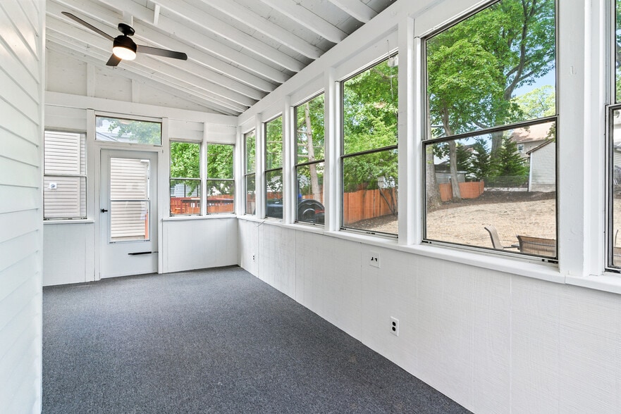 Building Photo - 45 Oakridge Rd