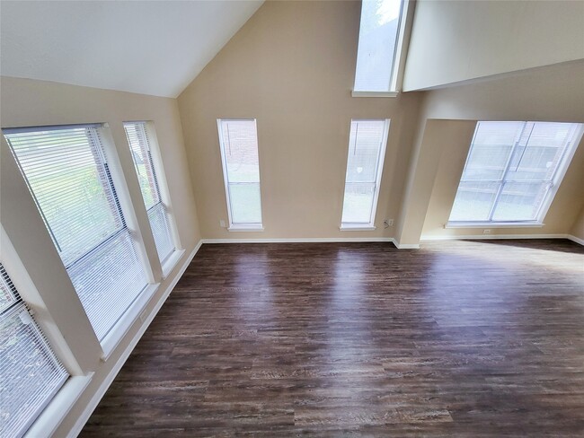 Building Photo - 4626 Jaymar Dr