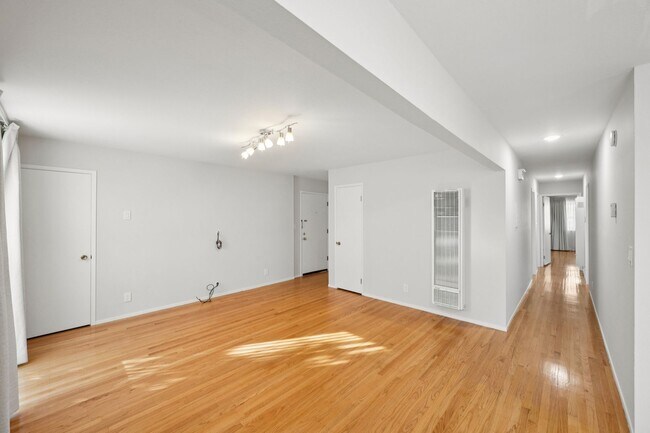 Building Photo - 2727 McGee Ave