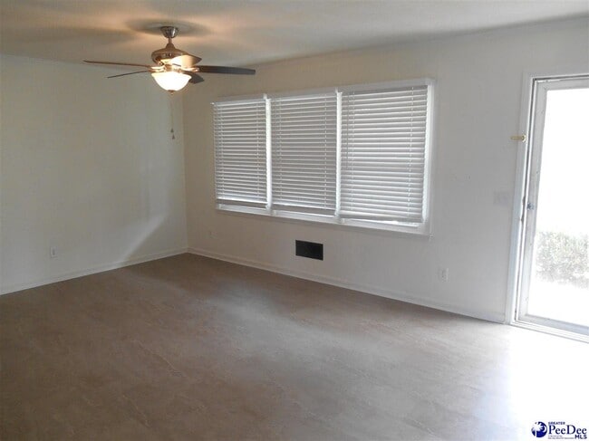 Building Photo - 1225 Hobart Dr