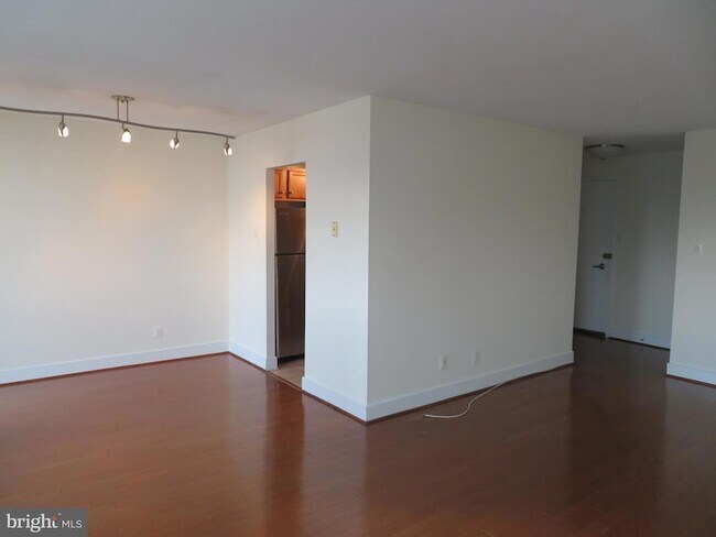 Building Photo - 1220 Blair Mill Rd