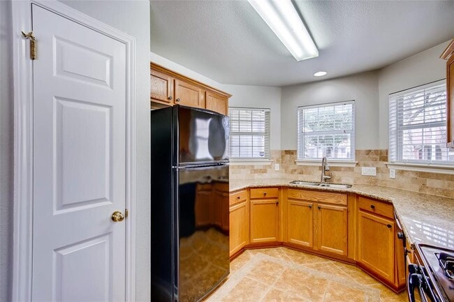 Building Photo - 1709 Shire St